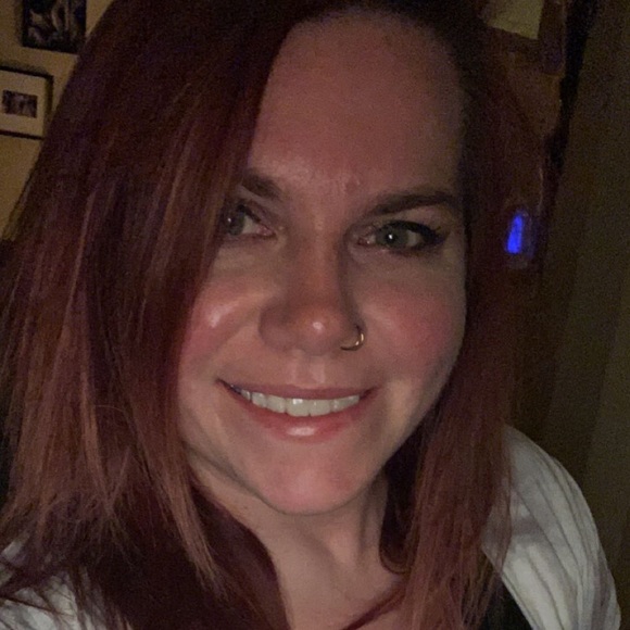 Meet your Posher, Tiffany - Picture 3 of 5